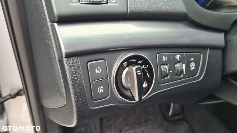 Hyundai i40 Kombi 1.7 CRDi DCT Premium - 25