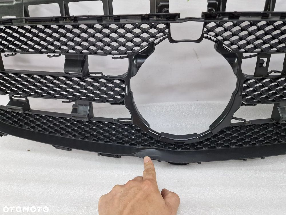 MERCEDES E-KLASSA W213 16- ATRAPA / GRILL PRZEDNI PRZÓD NA KAMERĘ , NR A213888223 , NR AUKCJI GL563/2 - 16