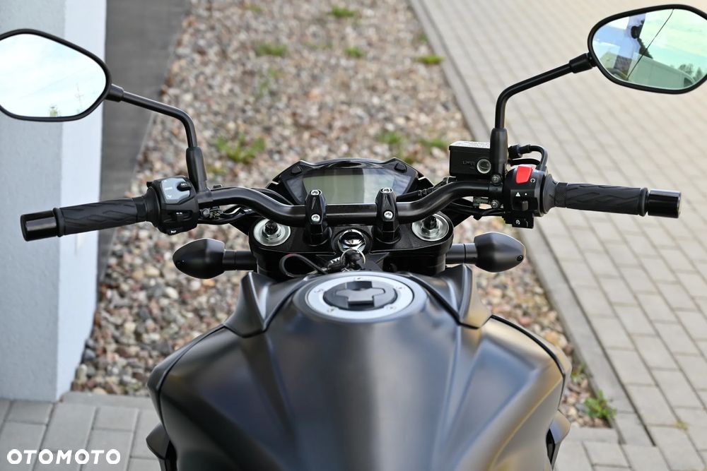 Suzuki GSX - 7