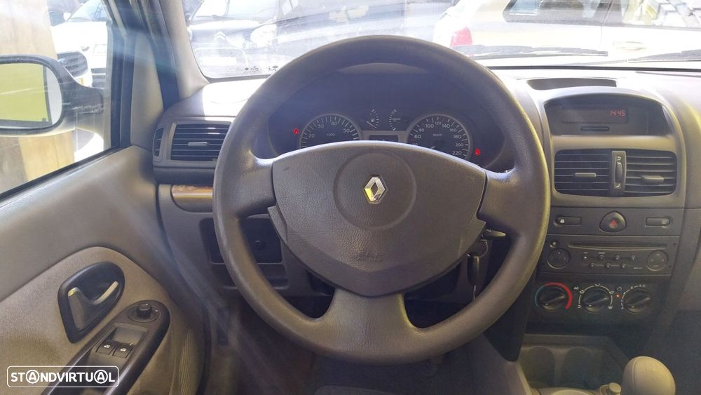 Renault Clio 1.2 16V Privilège - 7