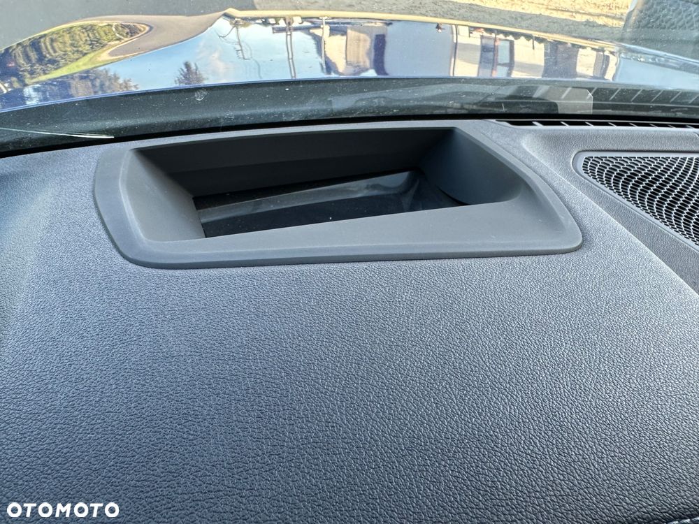 BMW Seria 3 330i M Sport - 12