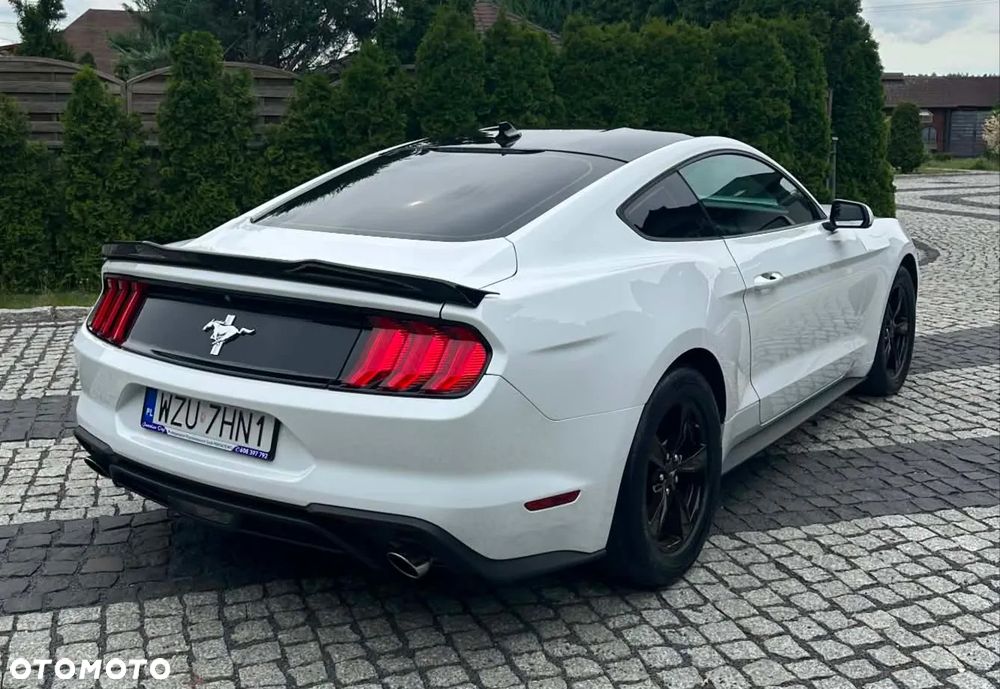 Ford Mustang - 1