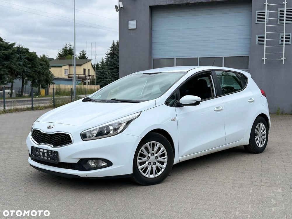 Kia Ceed - 12