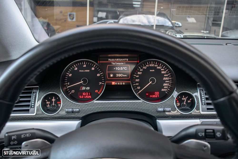 Audi S8 5.2 FSi V10 quattro - 14