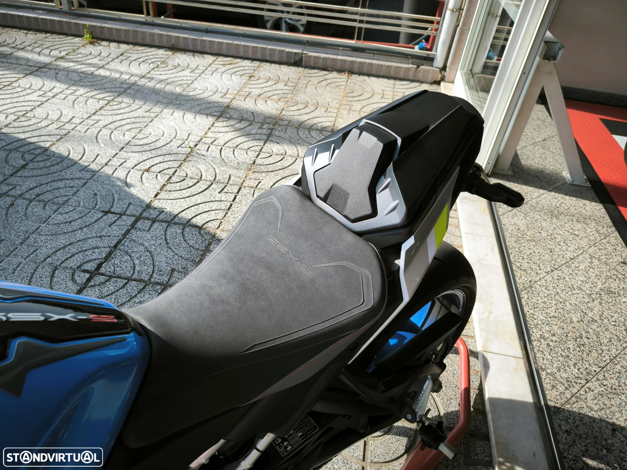 Suzuki GSX S 1000 Leo Vince - 12