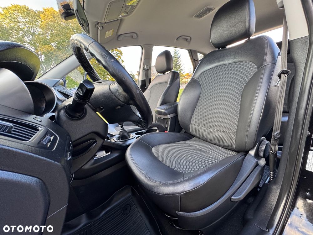 Hyundai ix35 - 23