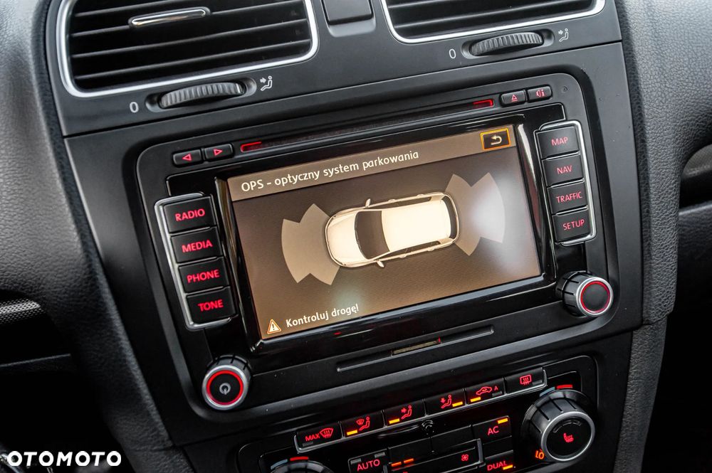 Volkswagen Golf 1.6 Highline - 30