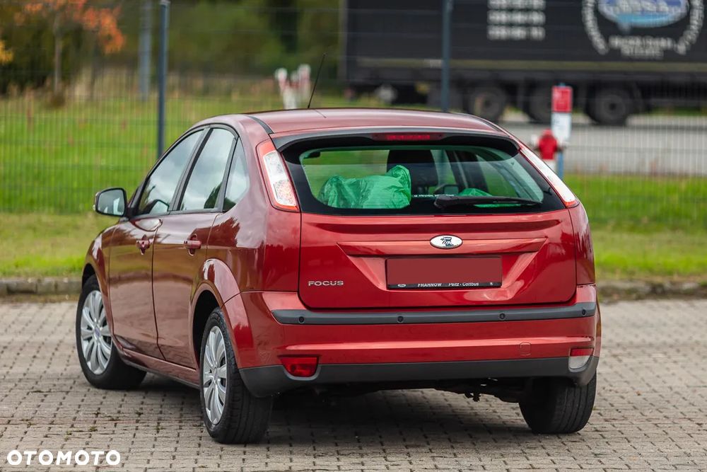 Ford Focus 1.6 16V Style+ - 18