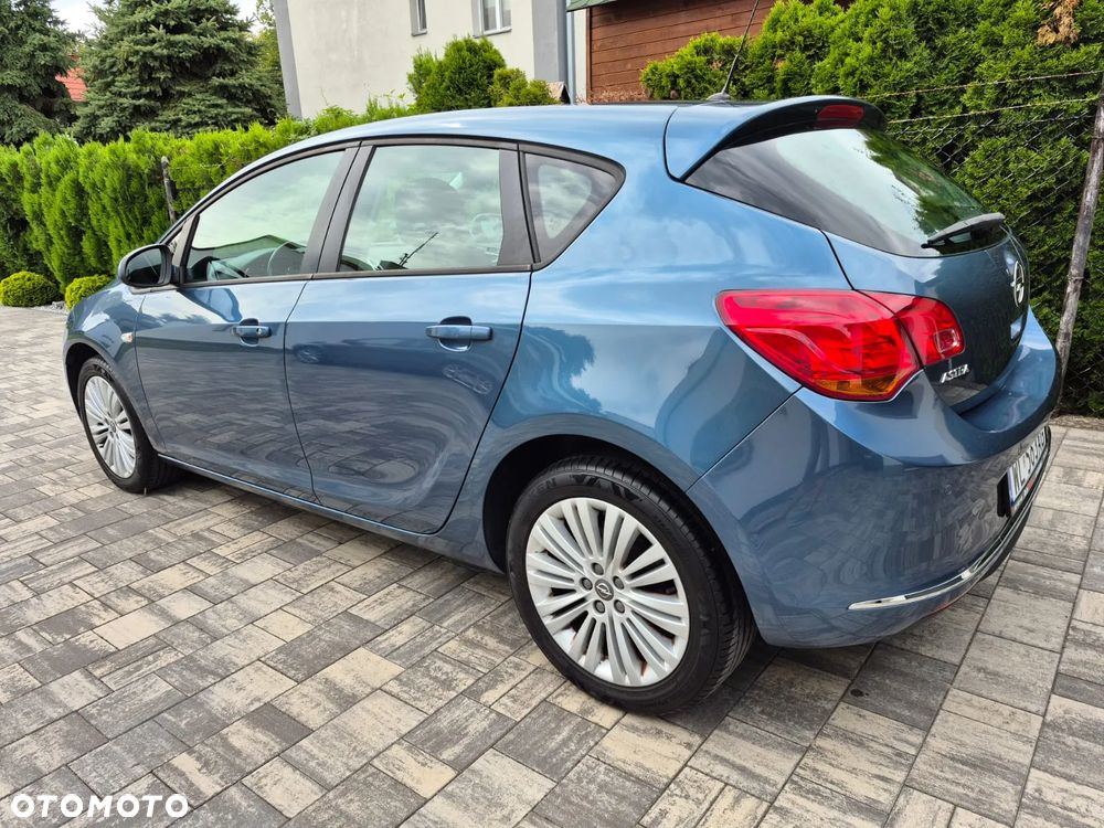 Opel Astra 1.6 Cosmo - 4