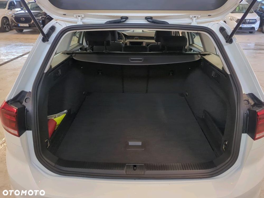 Volkswagen Passat 2.0 TDI EVO Business - 17