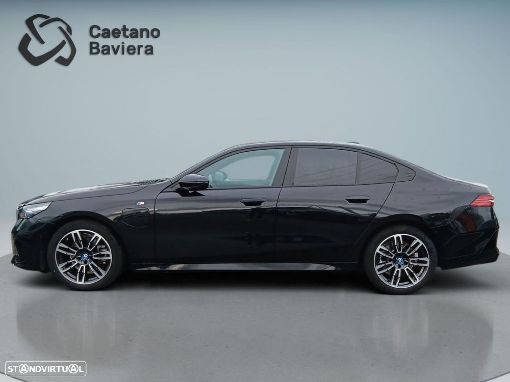BMW 530 e Pack Desportivo M - 5