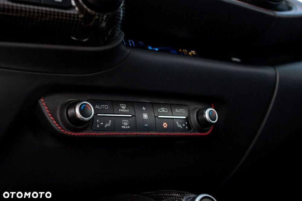 Ferrari 812 Superfast - 33
