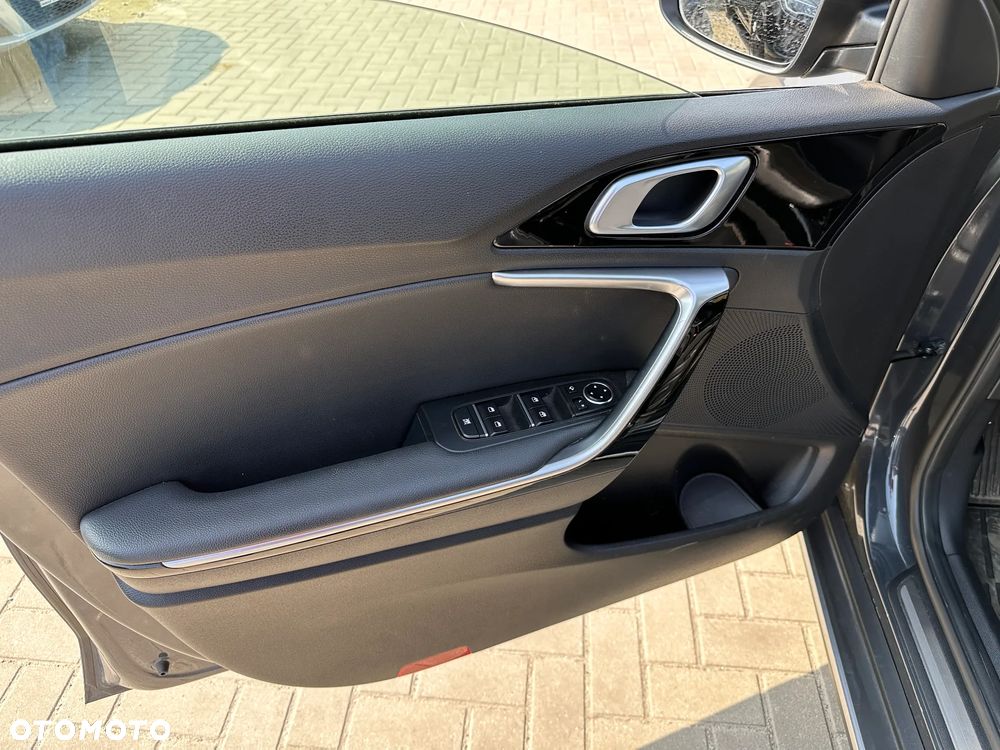 Kia XCeed - 18