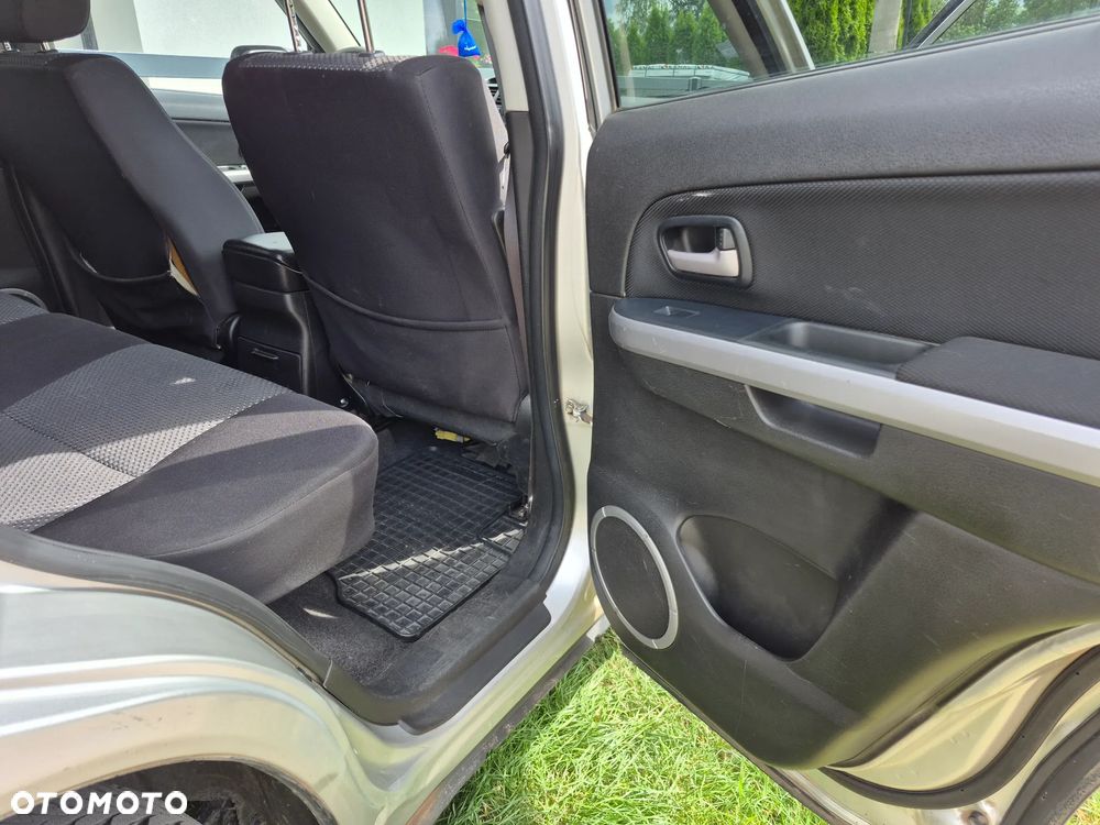 Suzuki Grand Vitara 2.0 - 12
