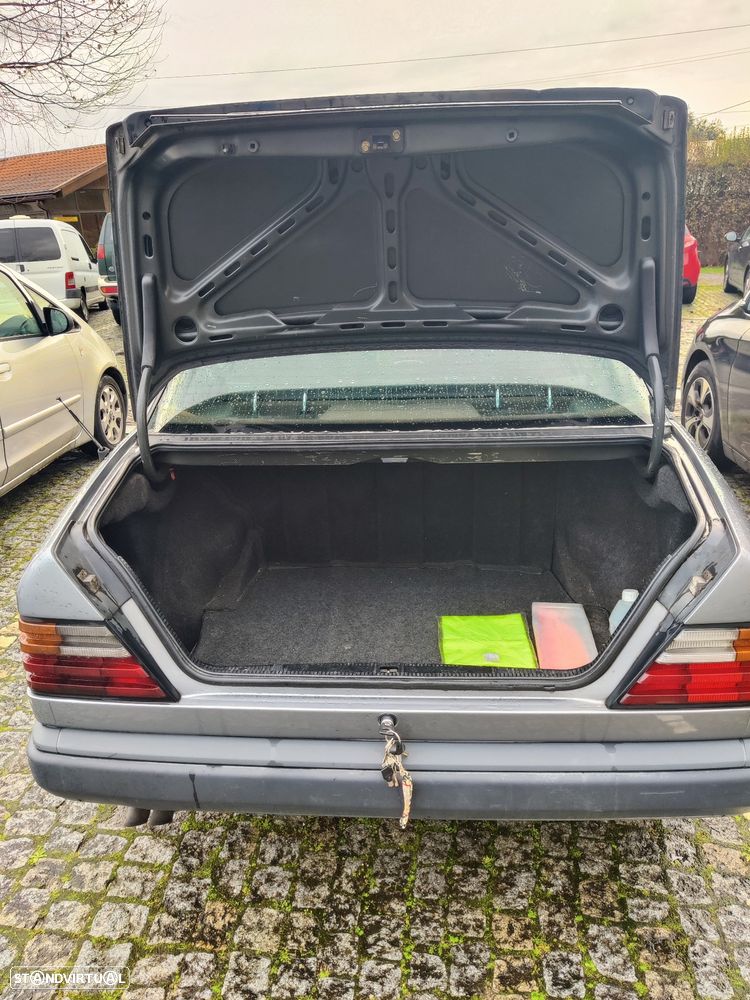 Mercedes-Benz W124 (1984-1997) 300 TD - 7