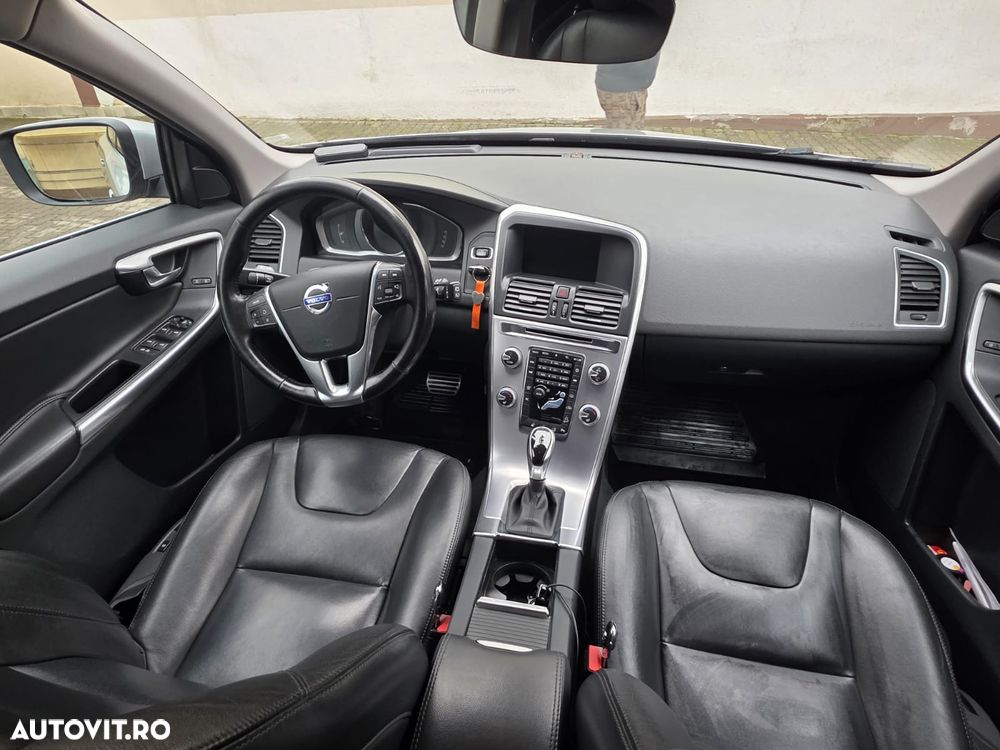 Volvo XC 60 D5AWD Summum - 6