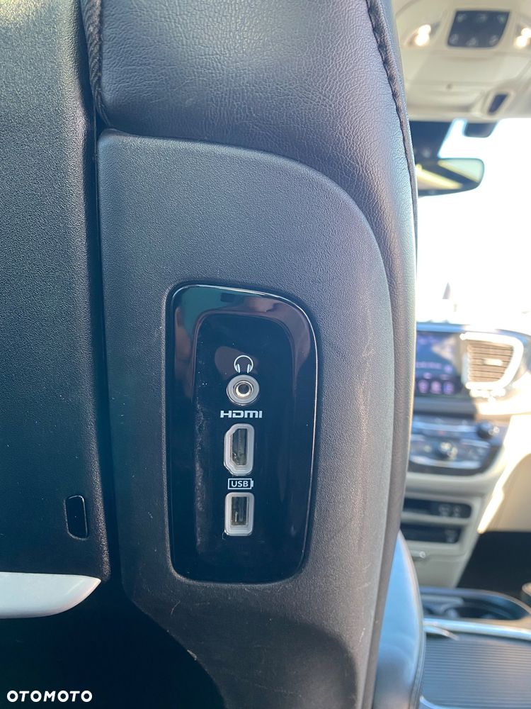 Chrysler Pacifica - 21