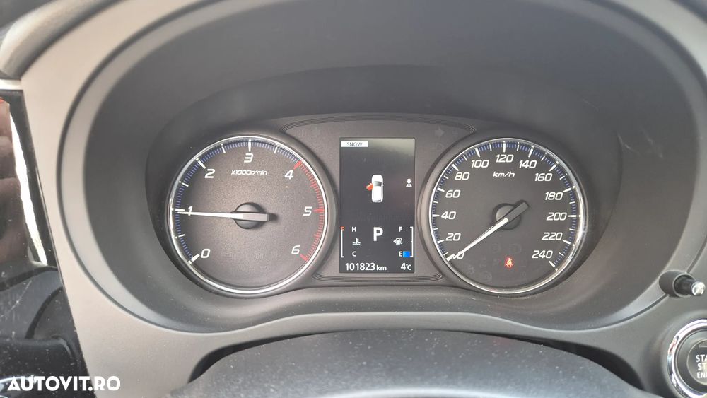 Mitsubishi Outlander - 11