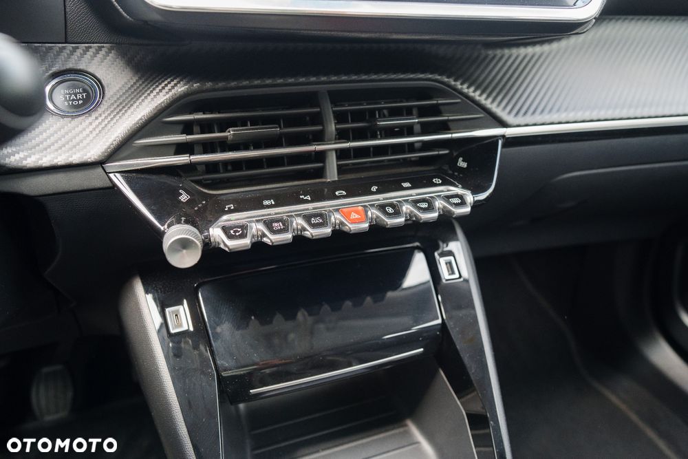 Peugeot 2008 PureTech 130 Allure - 16