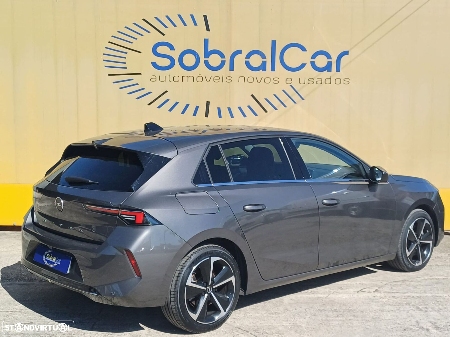 Opel Astra 1.5 D Elegance Aut. - 4