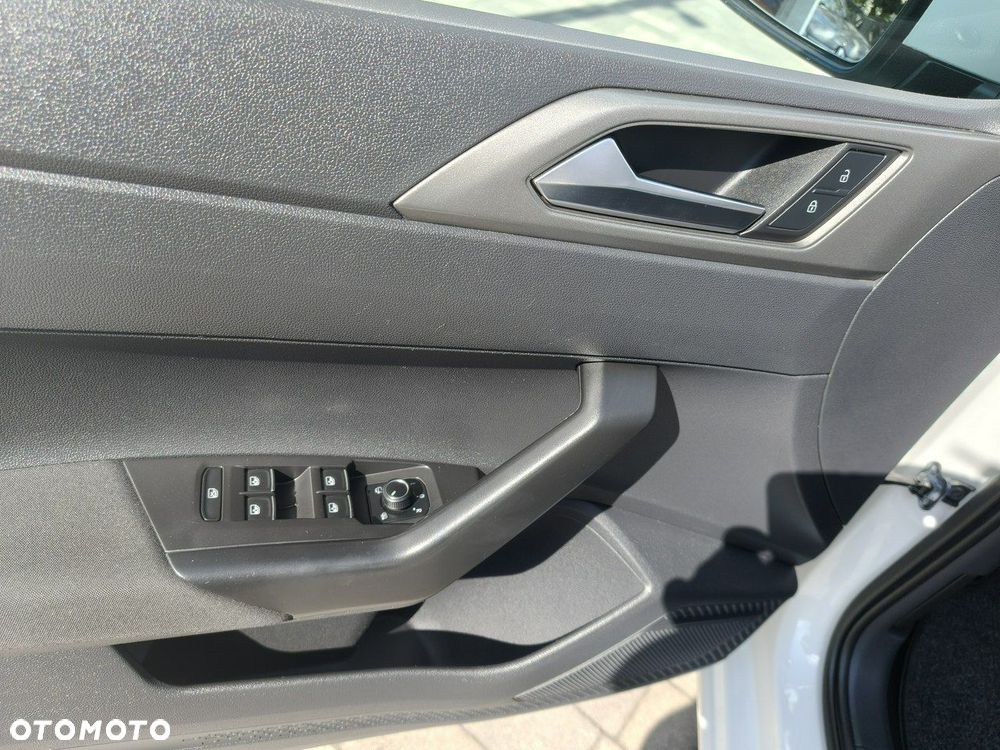 Volkswagen Polo 1.6 TDI SCR Trendline - 16