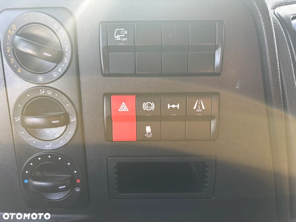 Mercedes-Benz Atego Krótki rozstaw osi Wywrot Kiper Blokada mostu Hakowiec Skibicki King  818 821 921 1018 1221 1218 1224 1523 1527 - 9