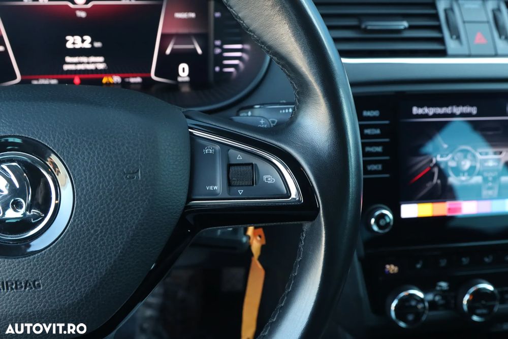 Skoda Octavia 1.6 TDI DSG Style - 17