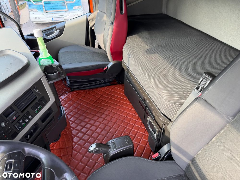 Volvo FH 500 / HYDRAULIKA DWUOBWODOWA / 848 070 KM PRZEBIEGU / GLOBETROTTER / EURO 6 / LODÓWKA / DŁUGA RAMA / DOSTĘPNE 3 SZTUKI !! - 30