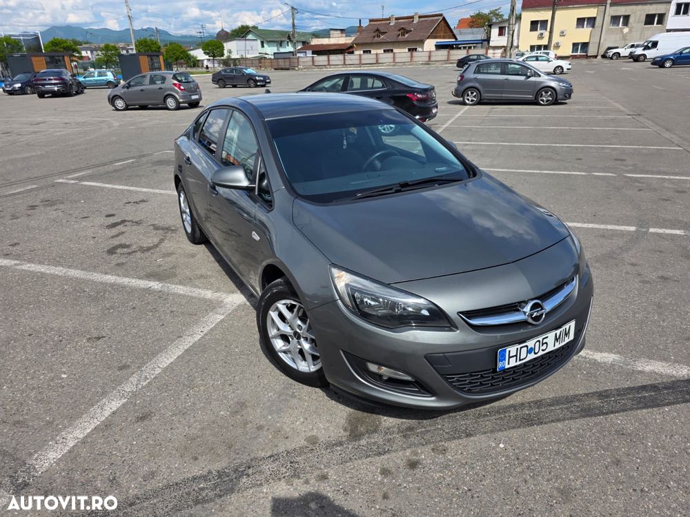 Opel Astra 1.4 Turbo ECOTEC Start/Stop Enjoy - 2