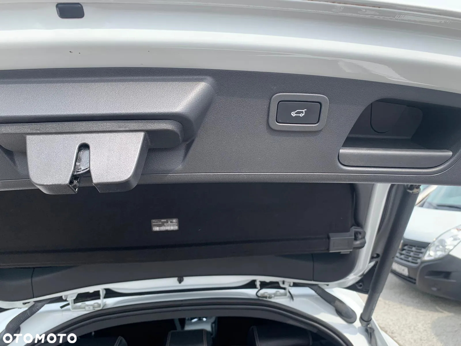 Jaguar E-Pace D180 AWD R-Dynamic S - 18