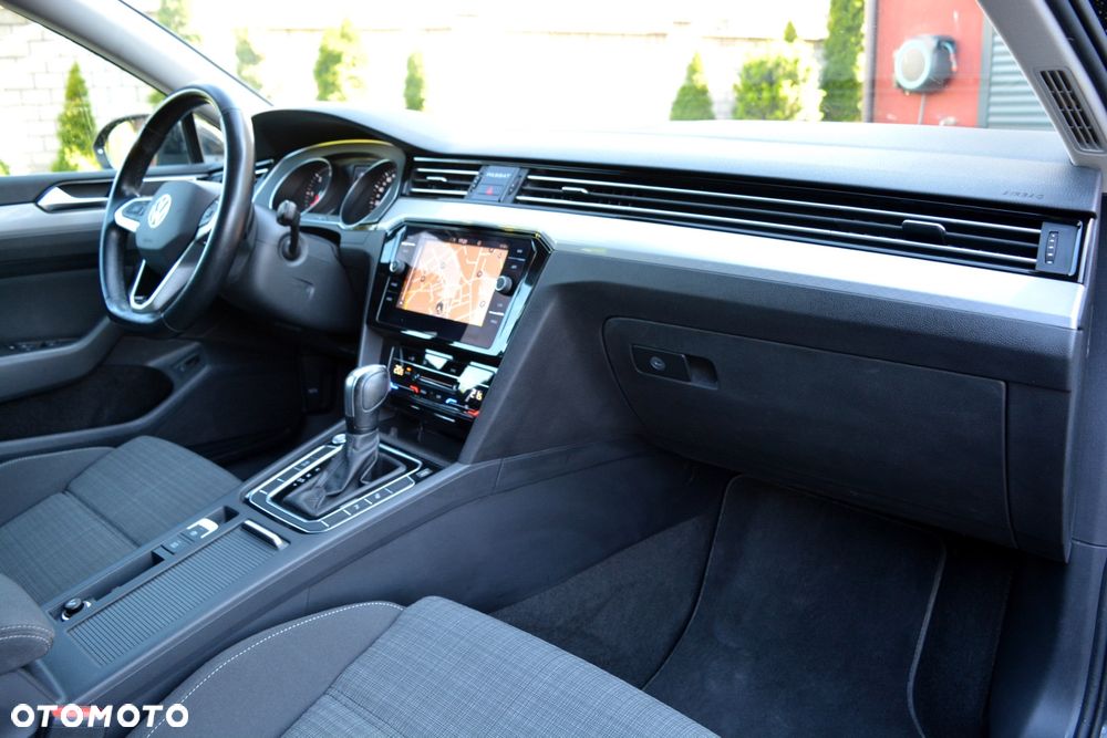 Volkswagen Passat 2.0 TDI SCR DSG Business - 13