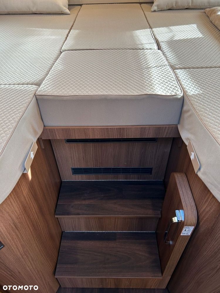 Carthago CHIC S-PLUS - 18