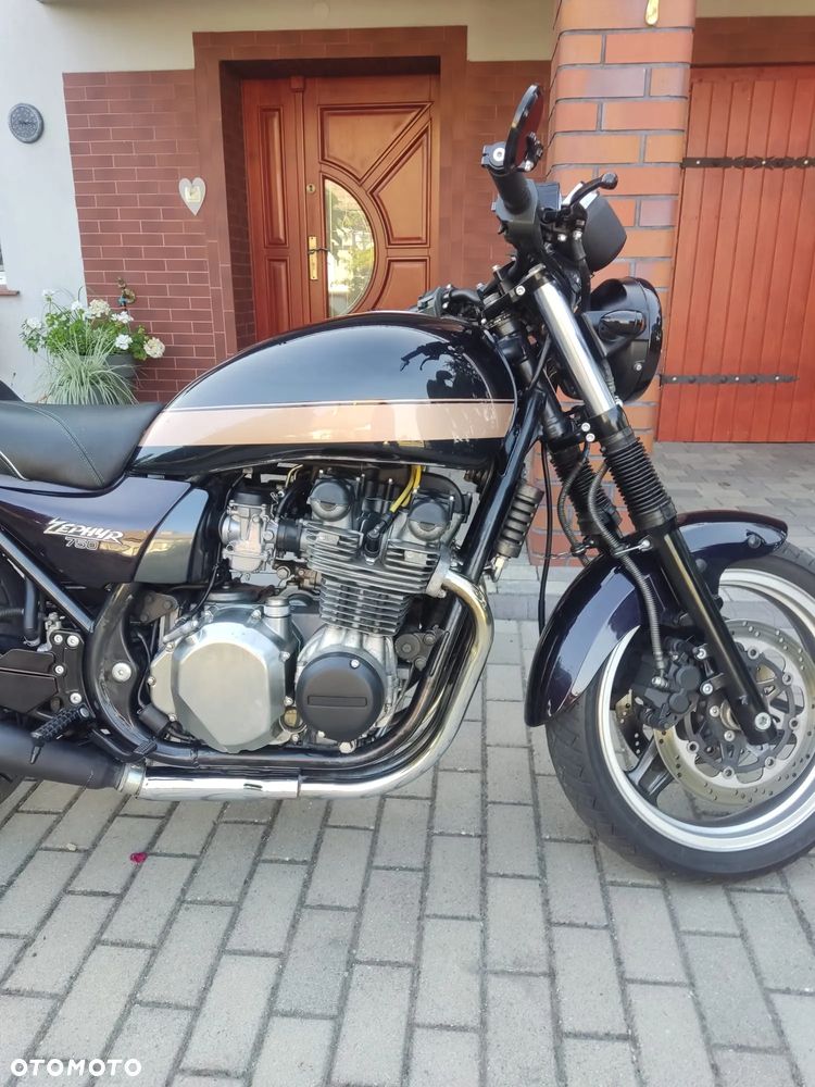 Kawasaki Zephyr - 12