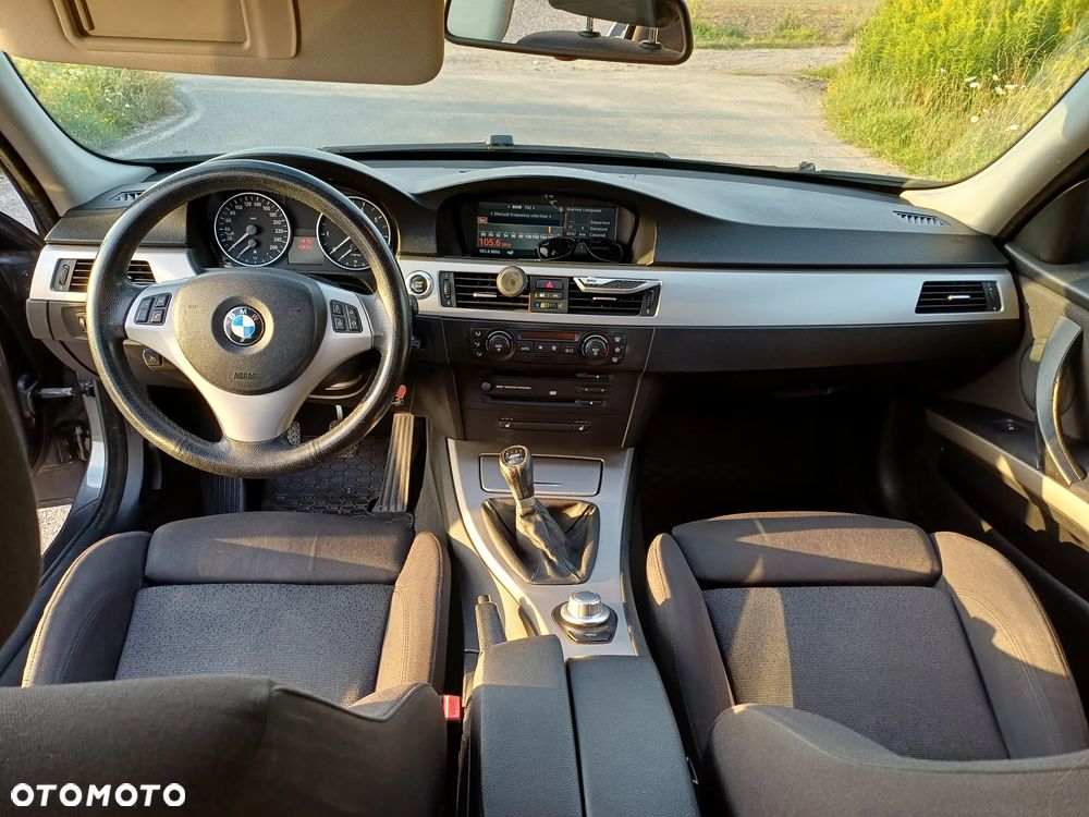 BMW Seria 3 320i - 6