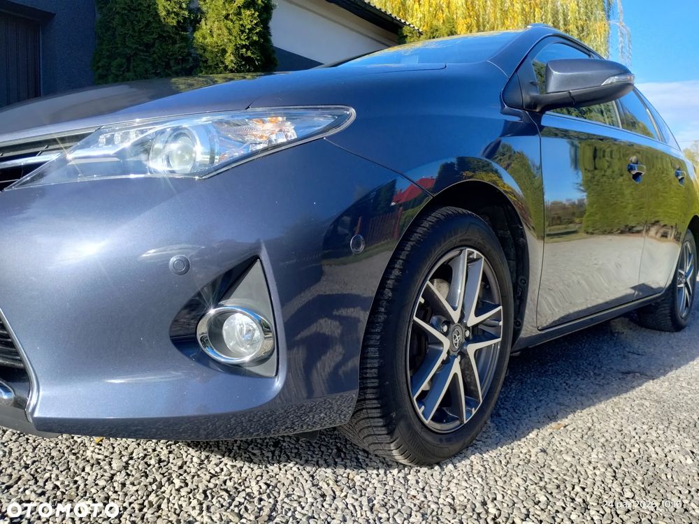 Toyota Auris 2014 photo 5