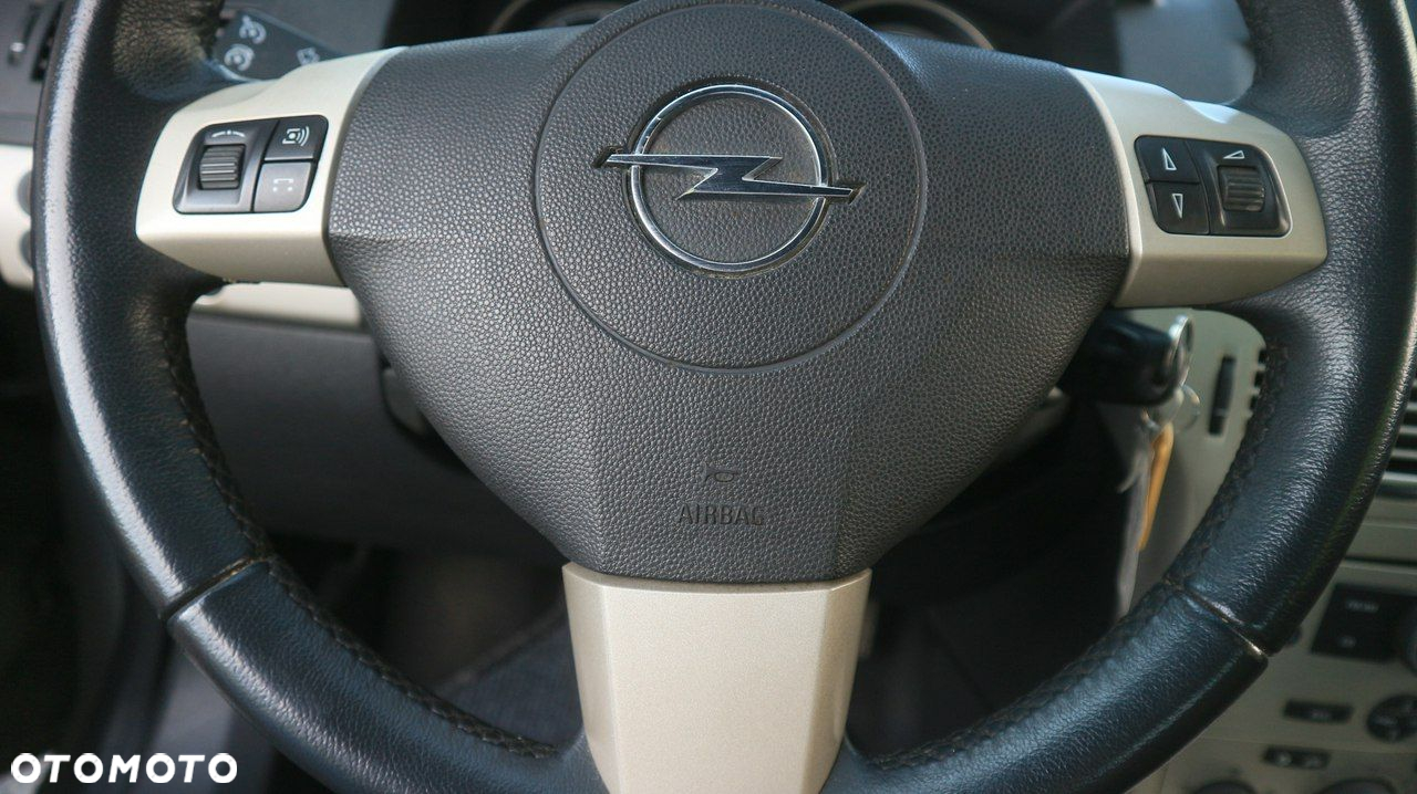 Opel Astra GTC 1.6 Edition - 28