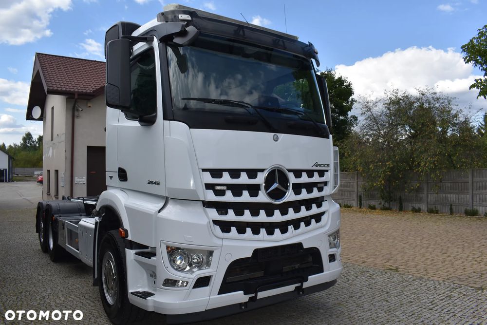 Mercedes-Benz arocs - 9