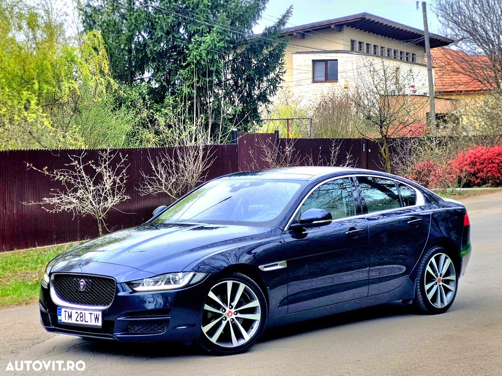 Jaguar XE 20d Aut. Portfolio - 17