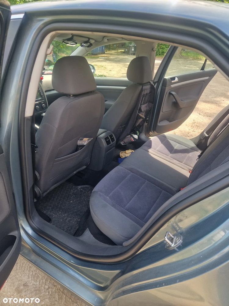 Volkswagen Jetta 1.6 FSI Comfortline - 13