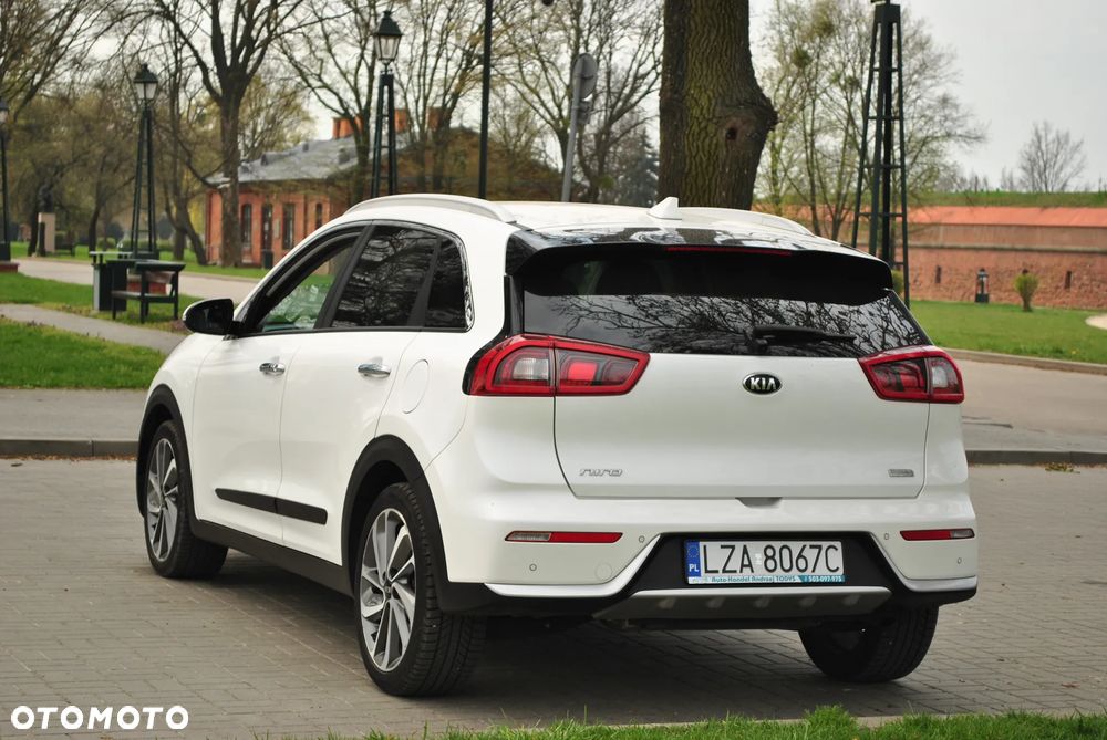 Kia Niro 1.6 GDI Hybrid L Business Line - 6