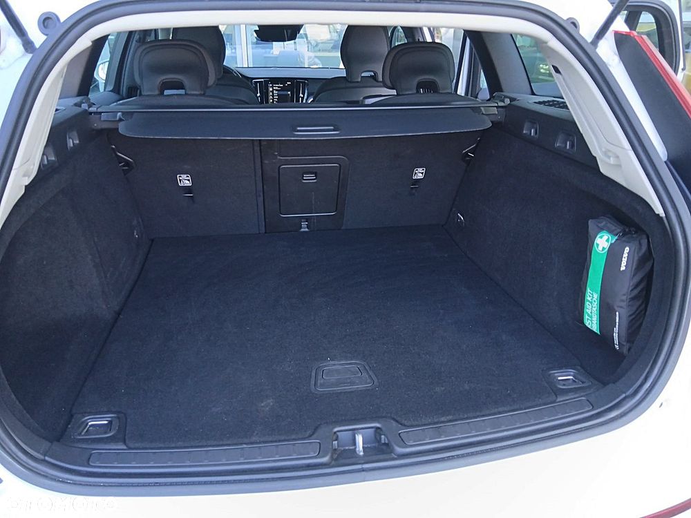 Volvo V60 T4 Momentum - 40