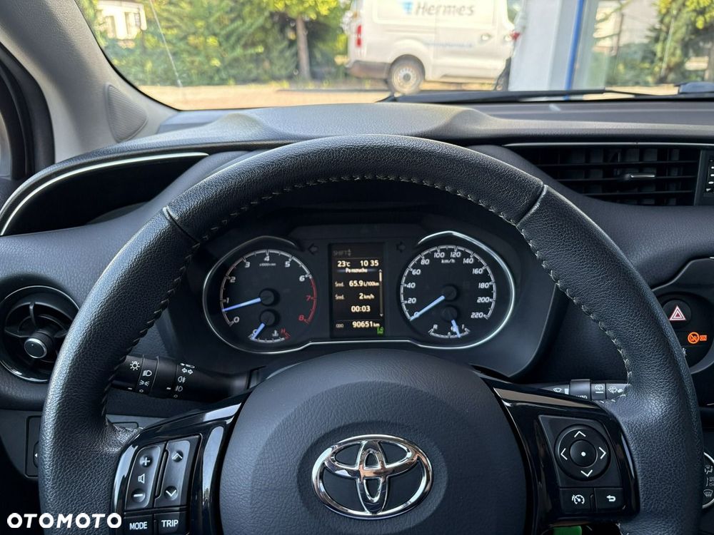 Toyota Yaris - 22