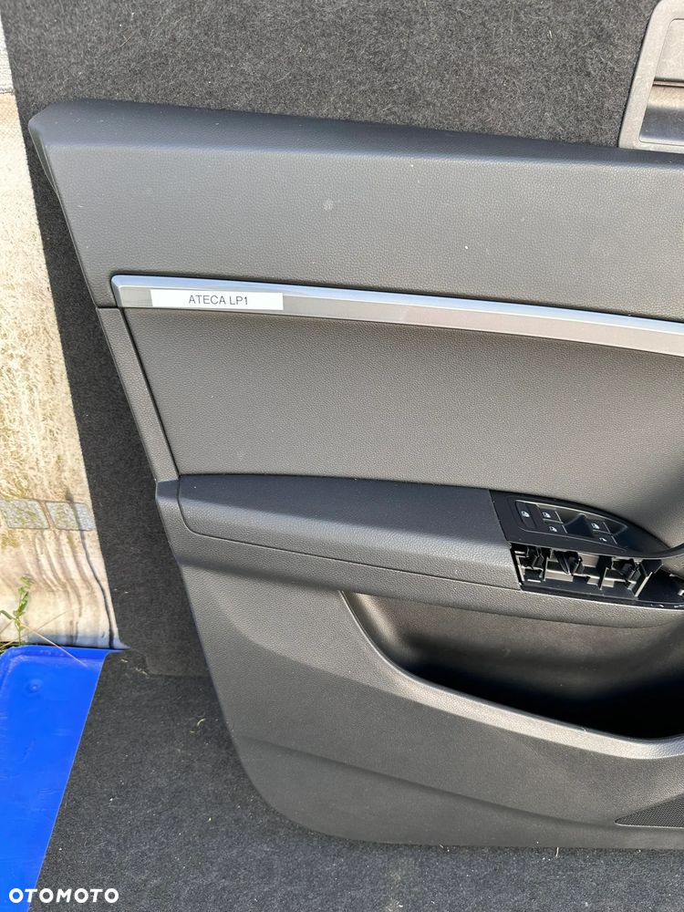 Tapicerka, boczek drzwi lewy przód Seat Ateca - 4