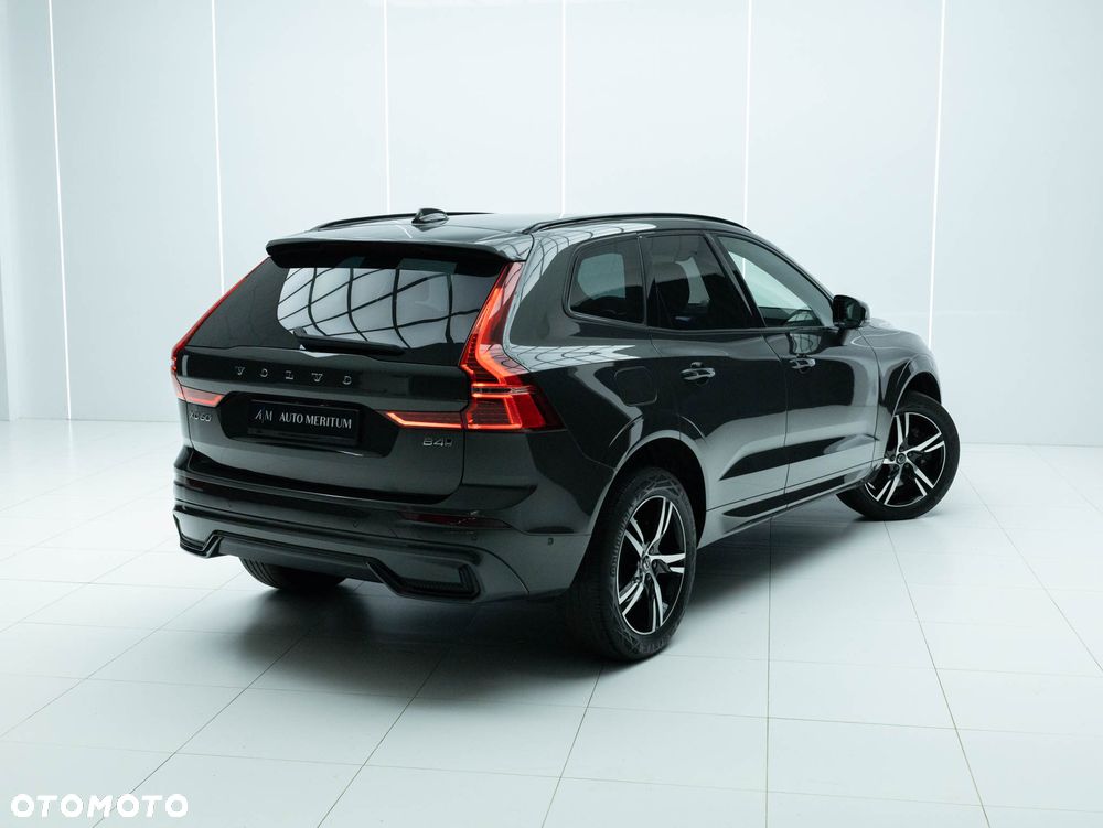 Volvo XC 60 B4 D AWD Ultimate Dark - 4