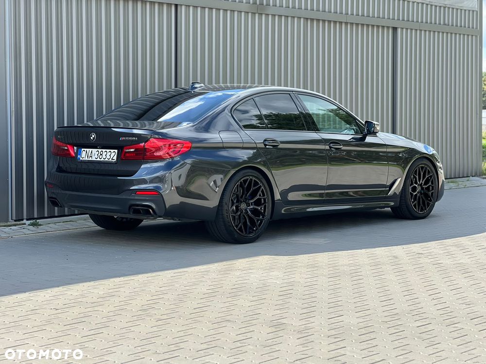 BMW Seria 5 M550i xDrive - 20