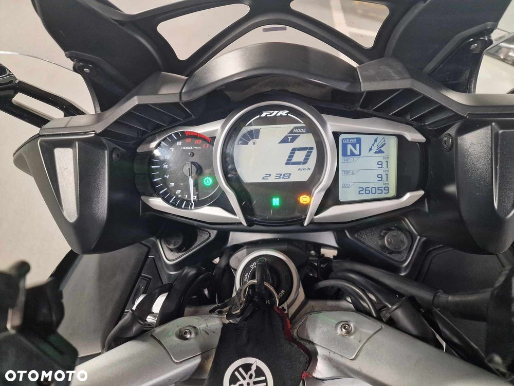 Yamaha FJR - 13