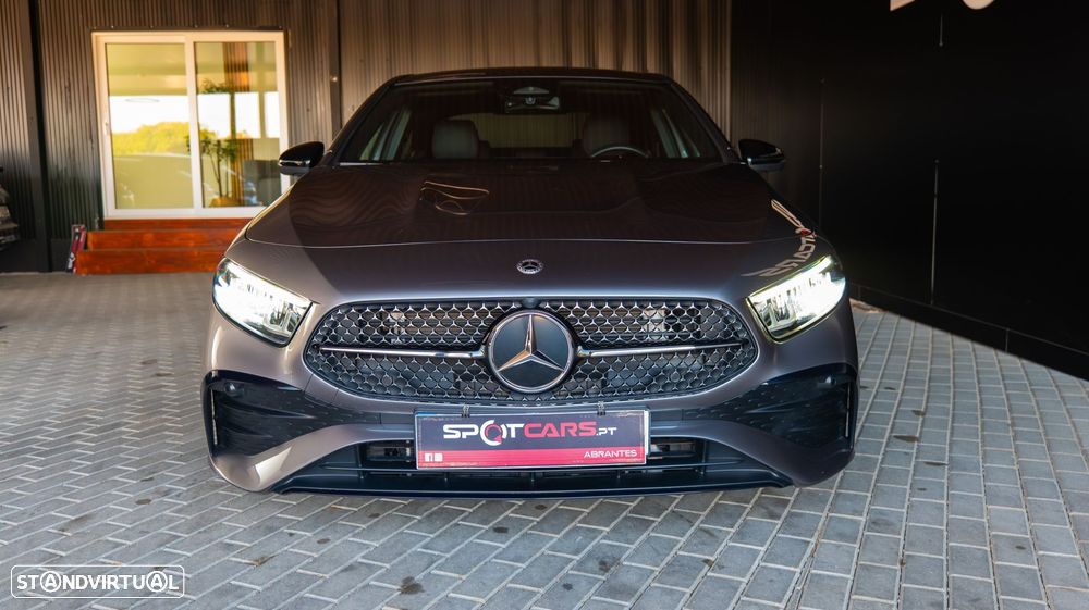 Mercedes-Benz A 200 Limousine AMG Line Aut. - 2