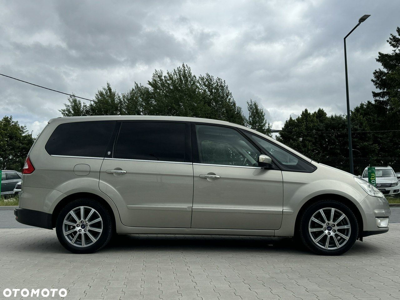 Ford Galaxy - 12