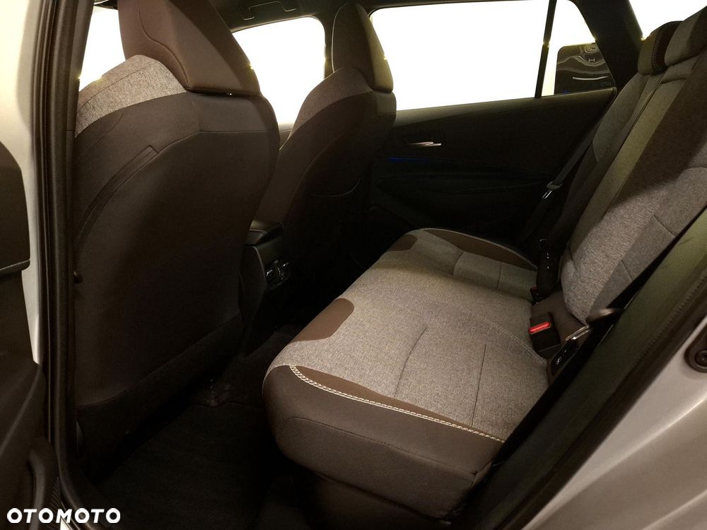 Toyota Corolla 2.0 Hybrid Trek - 12