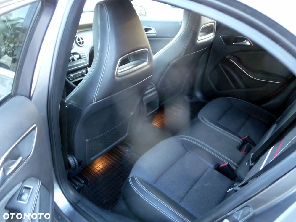 Mercedes-Benz Klasa A 180 BlueEfficiency Edition - 19